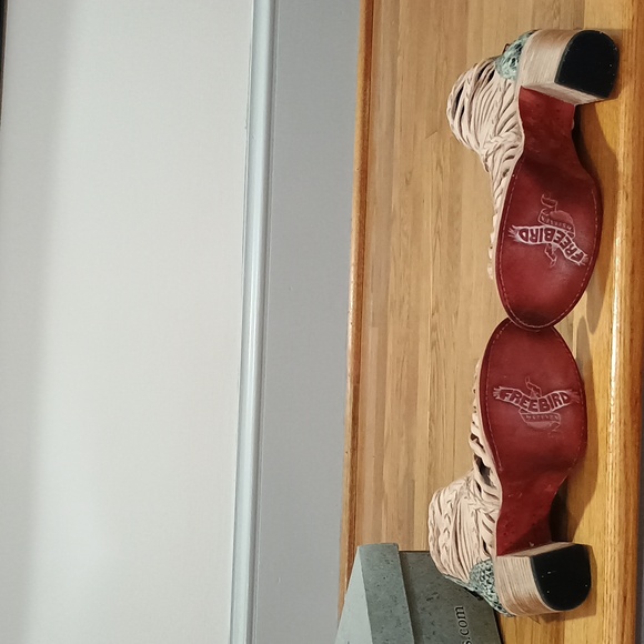 Freebird by Steven Bela Taupe Multi. Size 9. New in box - Picture 5 of 5